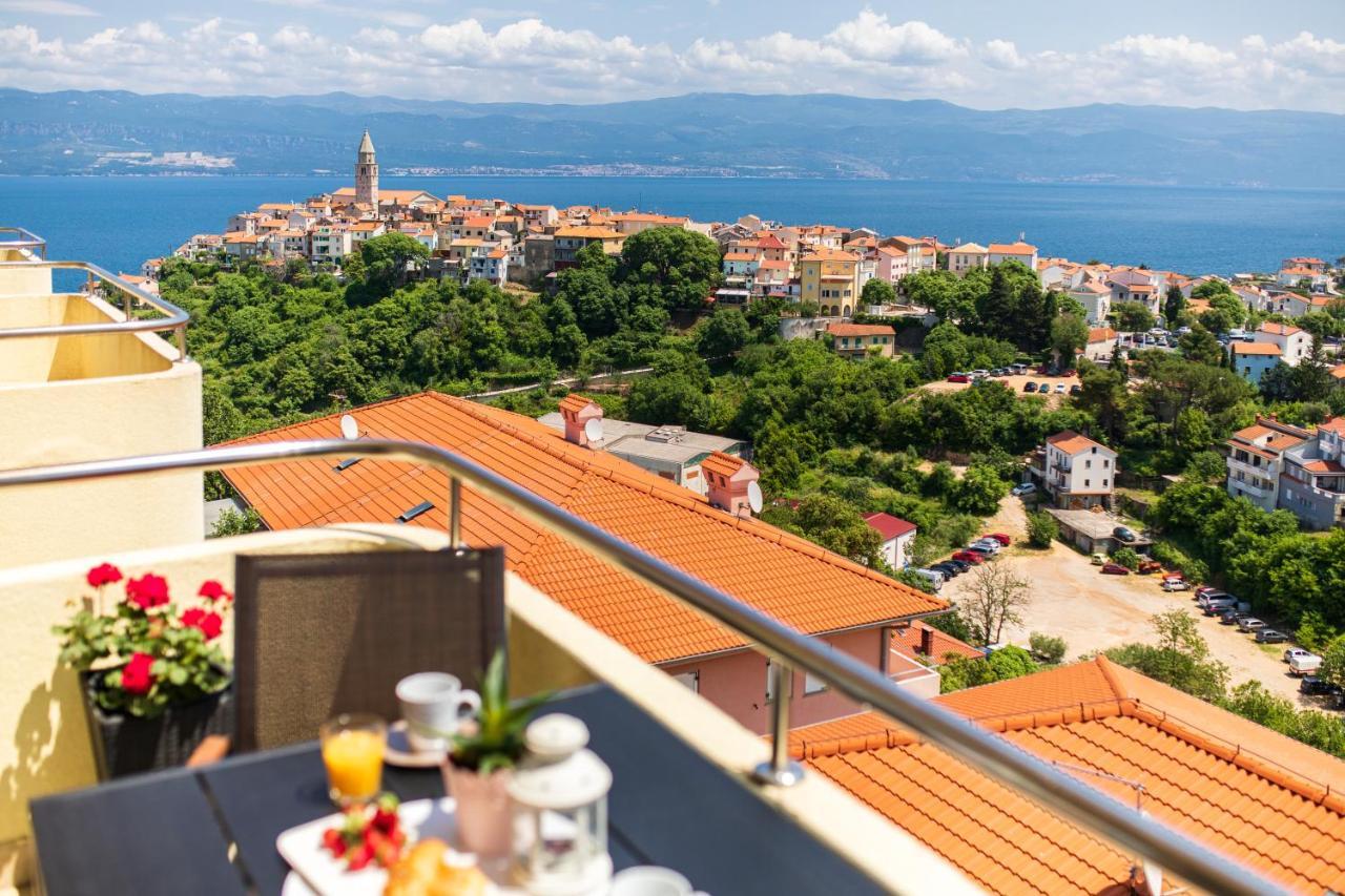 Apartman Jelena Vrbnik Exterior foto