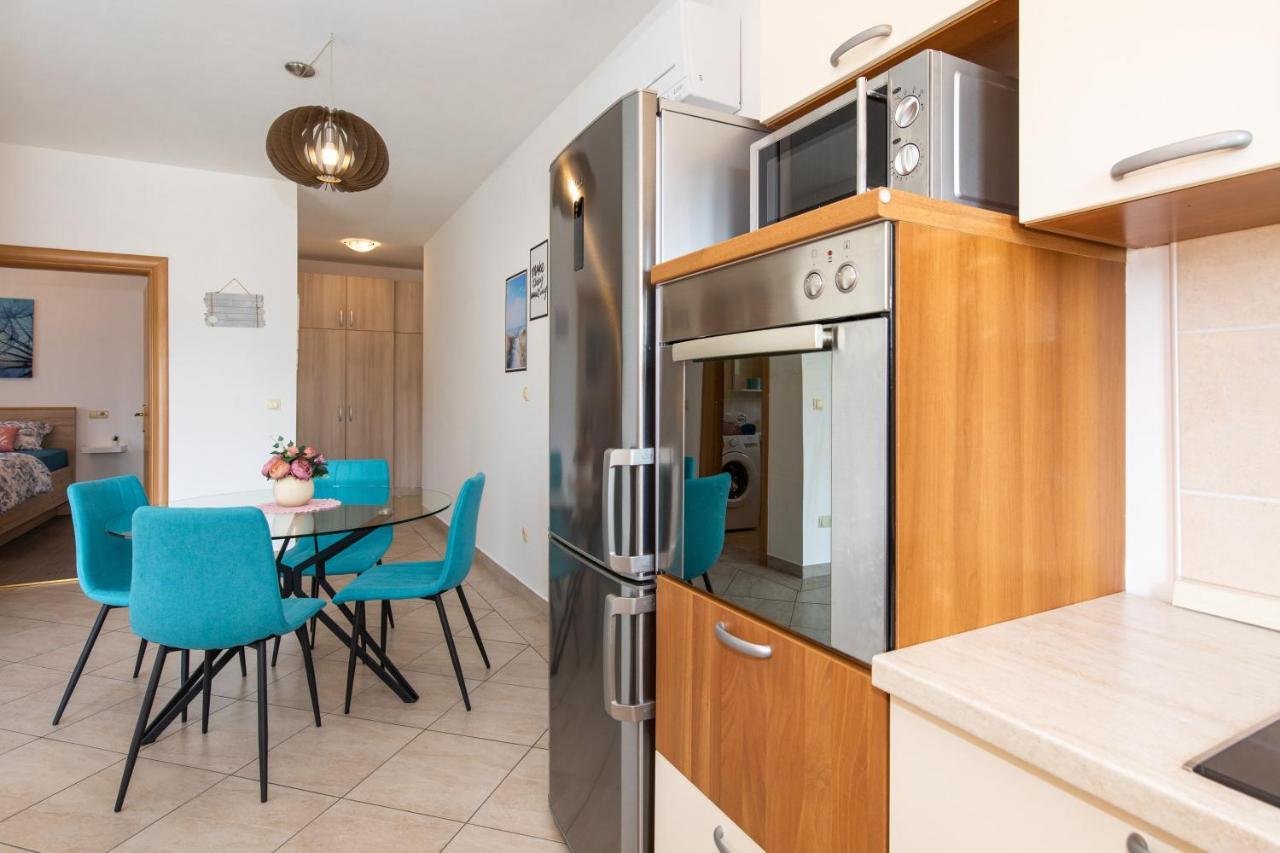 Apartman Jelena Vrbnik Exterior foto