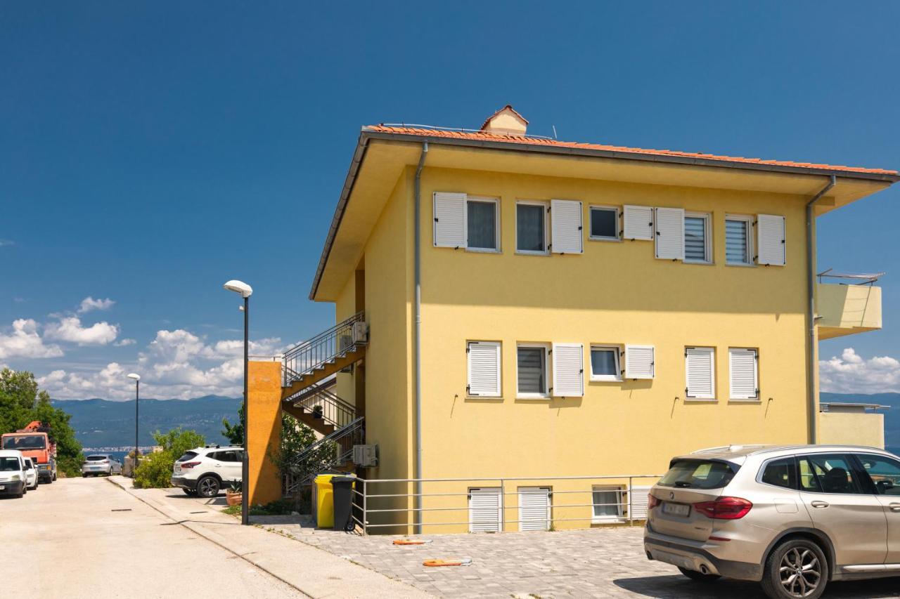 Apartman Jelena Vrbnik Exterior foto